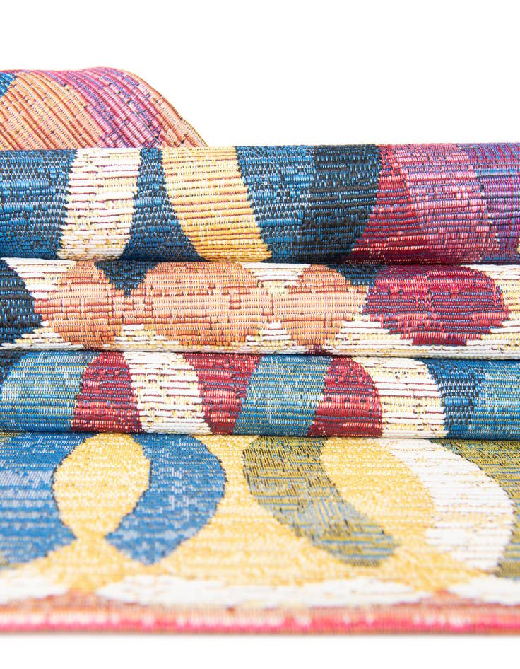 Detail image of  7' 10 x 7' 10  Washable Modern Indoor / Outdoor Round Rug