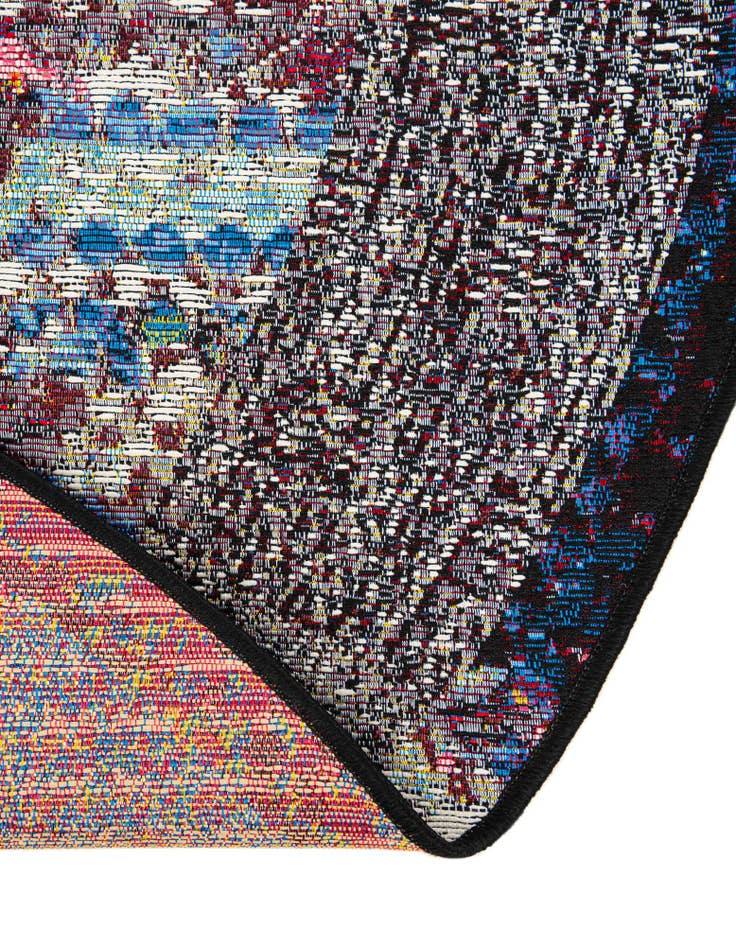 Detail image of 7' 10 x 7' 10 Easy-Clean Modern Indoor / Outdoor Round Rug