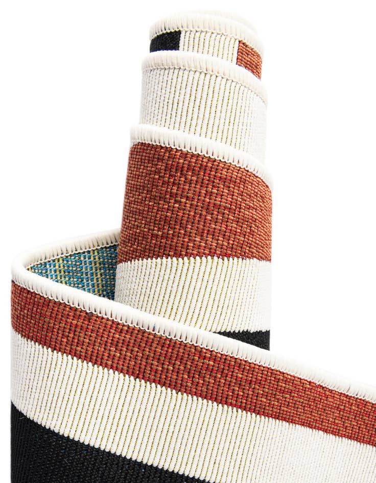 Detail image of 4' x 4' Easy-Clean Modern Indoor / Outdoor Round Rug