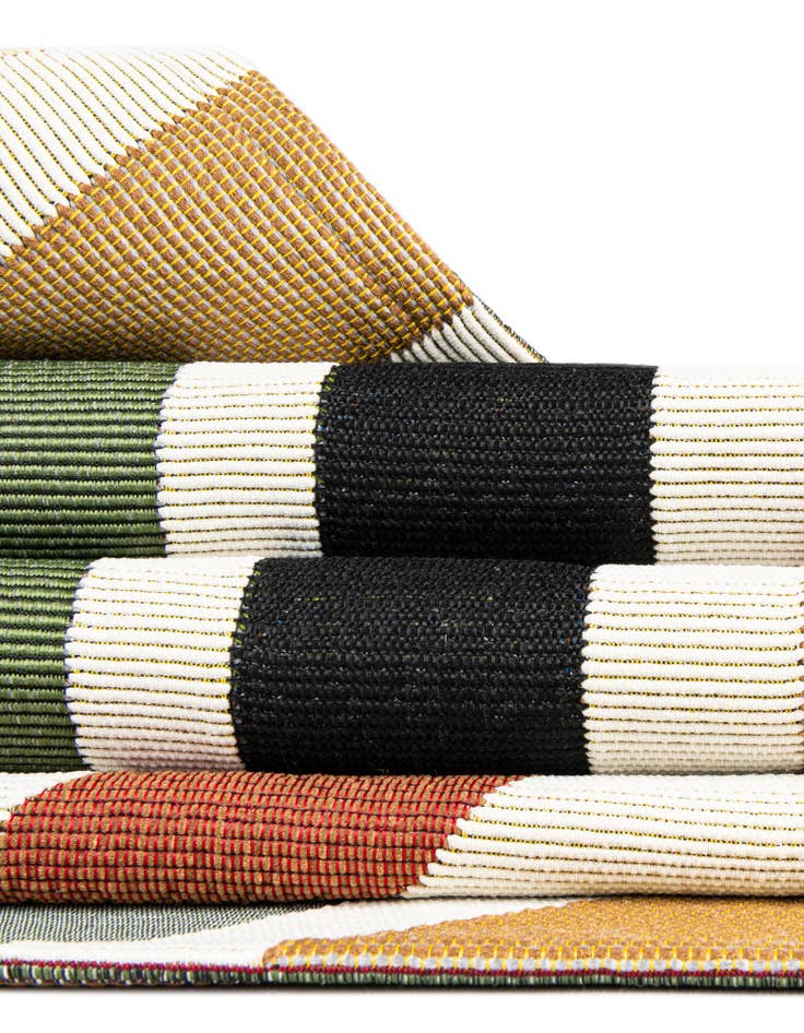 Detail image of 4' x 4' Easy-Clean Modern Indoor / Outdoor Round Rug