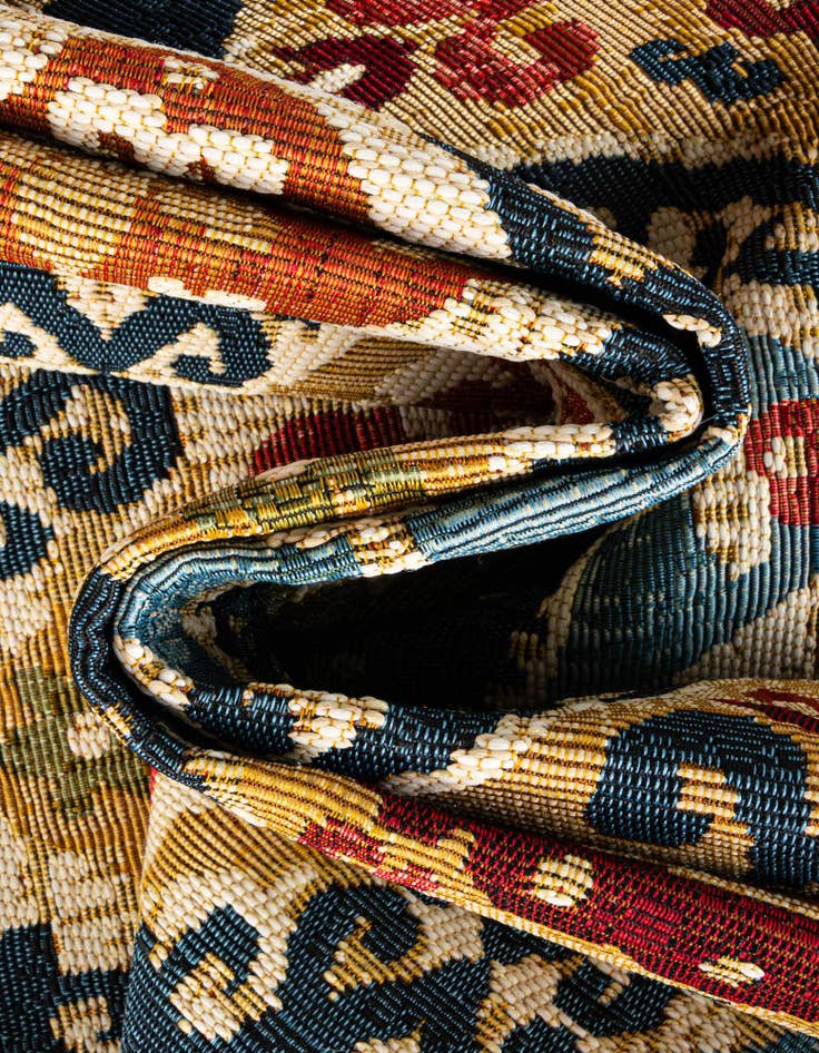 Detail image of 7' 10 x 7' 10 Easy-Clean Modern Indoor / Outdoor Round Rug