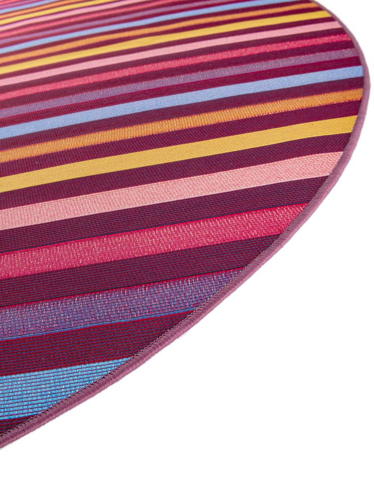Detail image of  6' x 6'  Washable Striped Indoor / Outdoor Round Rug