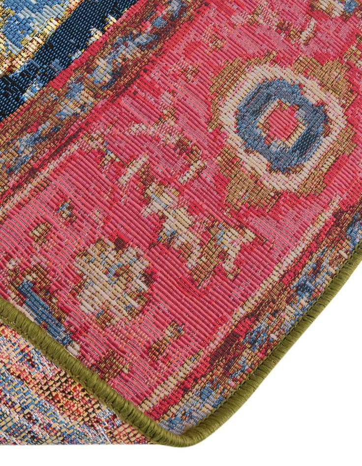 Detail image of 12' x 12' Easy-Clean Traditional Indoor / Outdoor Round Rug