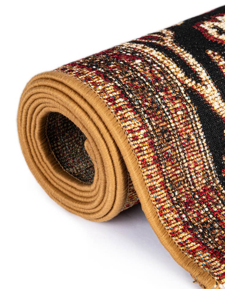 Detail image of 5' x 5'  Washable Traditional Indoor / Outdoor Round Rug