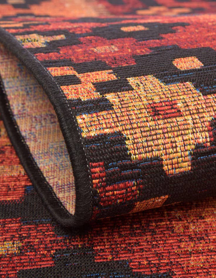 Detail image of 4' x 4' Easy-Clean Tribal Indoor / Outdoor Round Rug