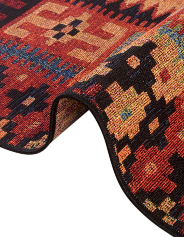 Detail image of 6' x 6'  Washable Tribal Indoor / Outdoor Round Rug