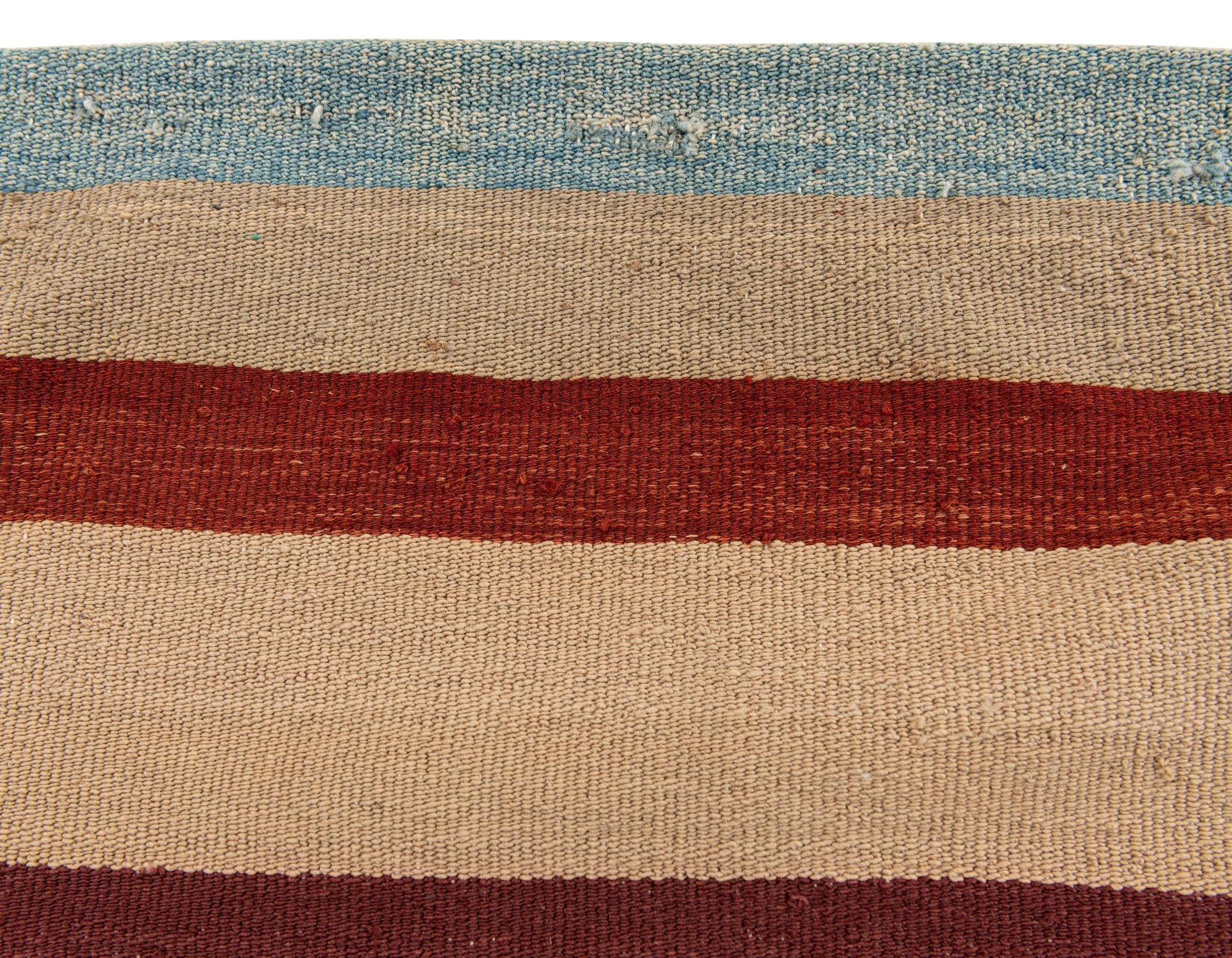 2' 5 x 2' 5 Hand Woven Pillow Wool Round Rug