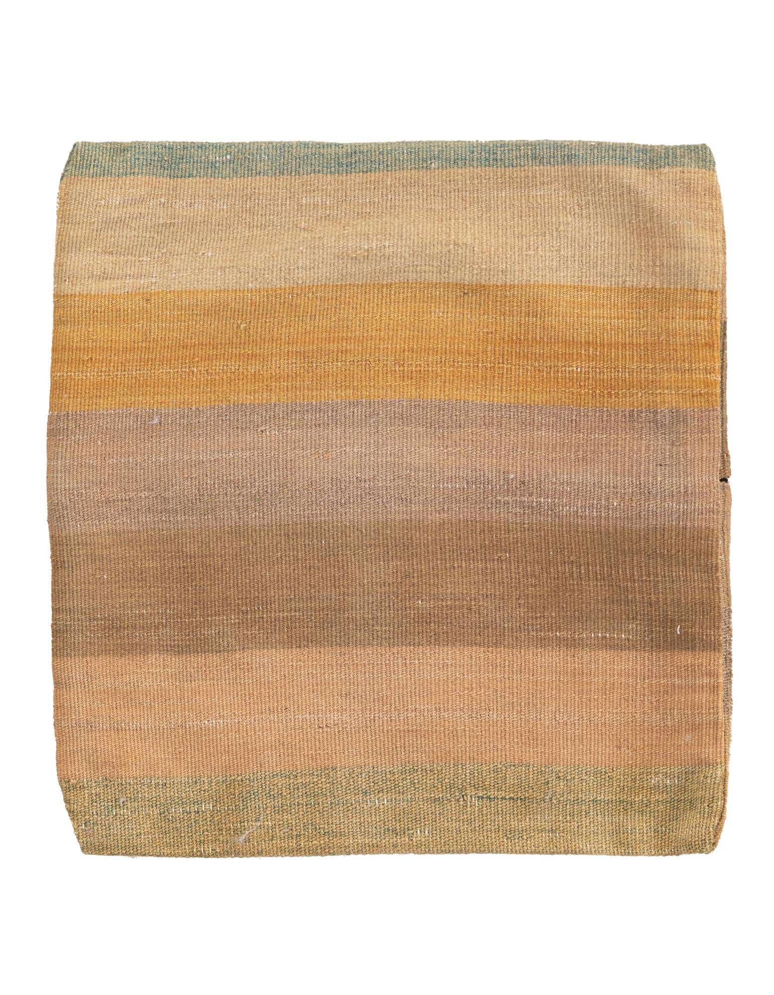 1' 5 x 1' 6 Hand Woven Pillow Wool Round Rug