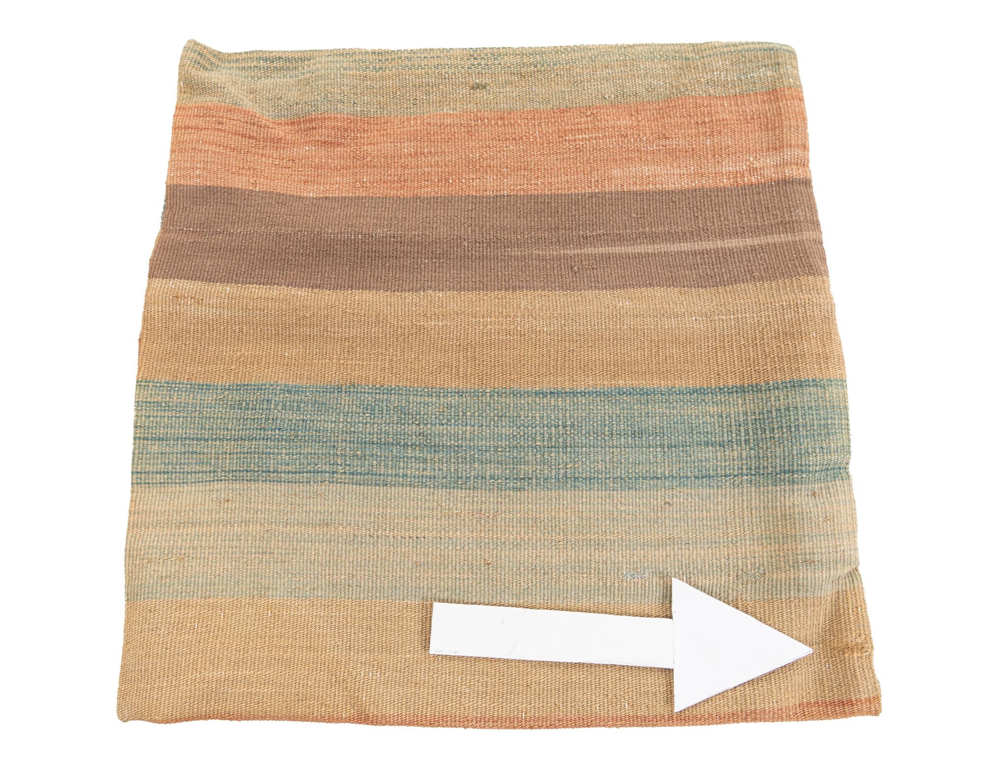 1' 8 x 1' 8 Hand Woven Pillow Wool Round Rug