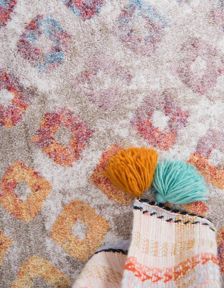 Detail image of 3' 3 x 3' 3 Prism Round Rug