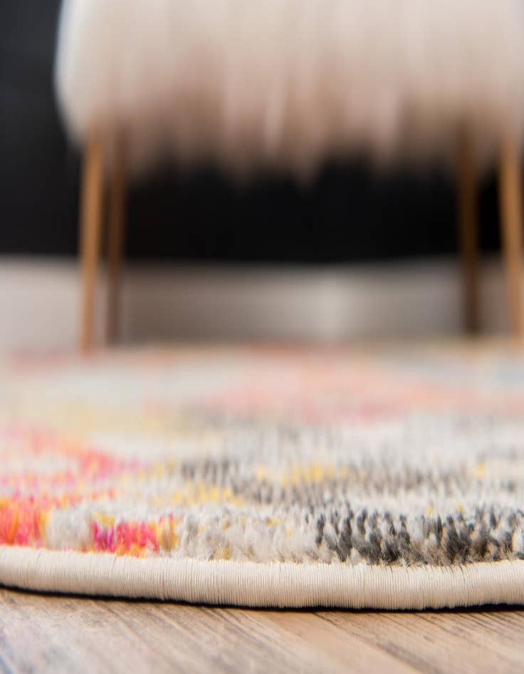 Detail image of 8' x 8' Washable Santa Fe Round Rug