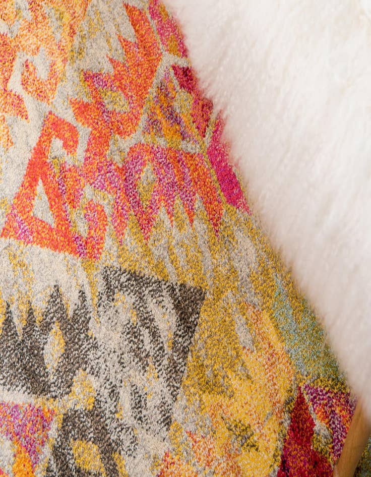 Detail image of 8' x 8' Washable Santa Fe Round Rug