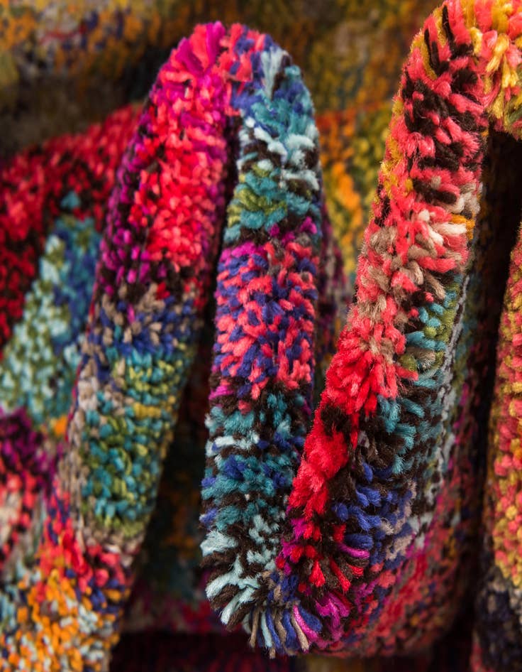 Detail image of 8' 2 x 8' 2 Sevilla Round Rug