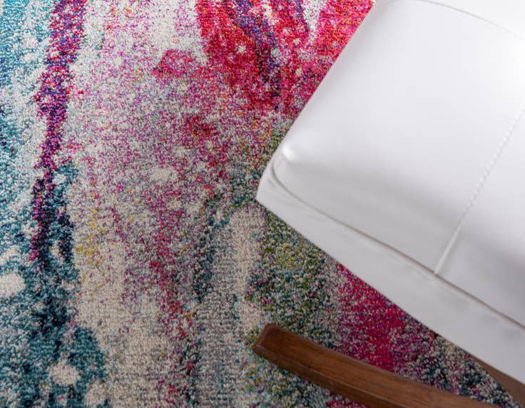 Detail image of 8' x 8' Washable Theia Round Rug