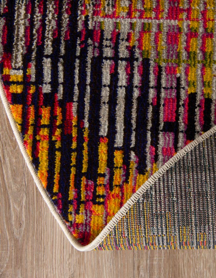 Detail image of 6' x 6' Washable Theia Round Rug