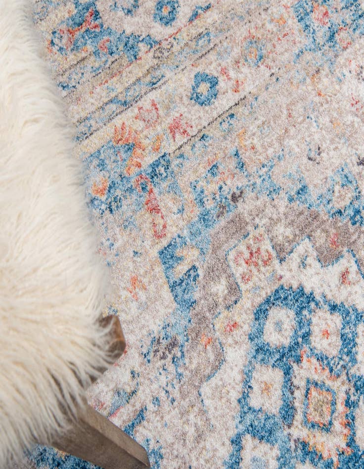 Detail image of 3' 3 x 3' 3 Vega Round Rug