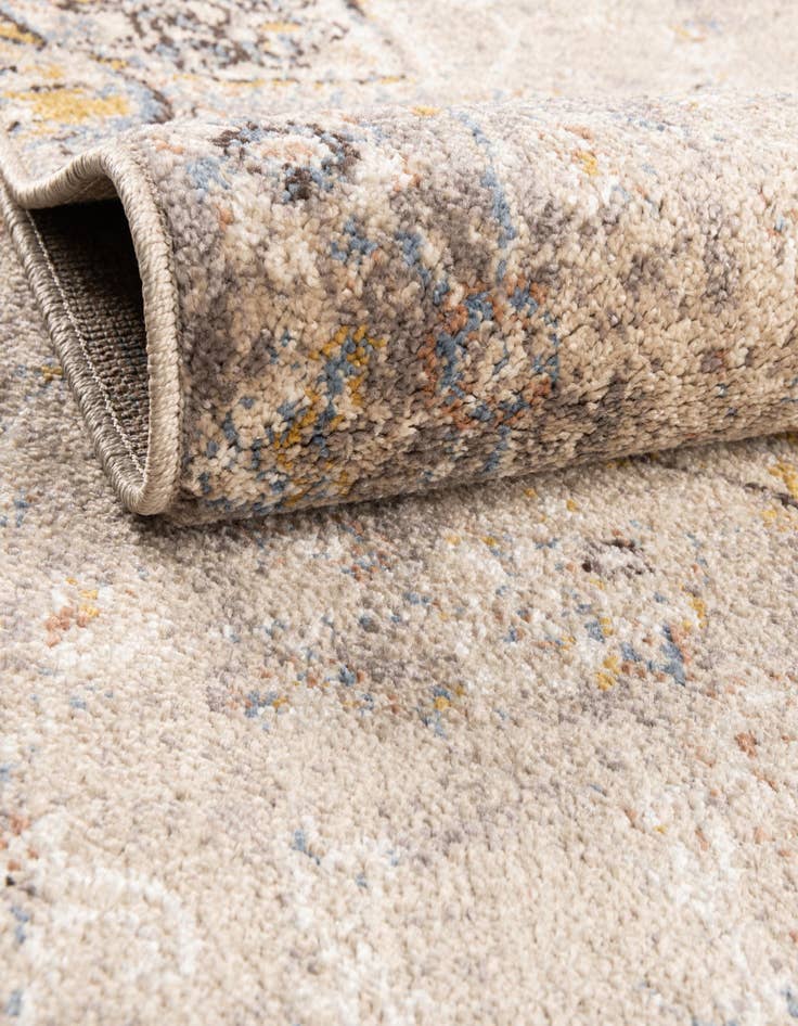 Detail image of 2' 8 x 7' 6 Arcadia Runner Rug