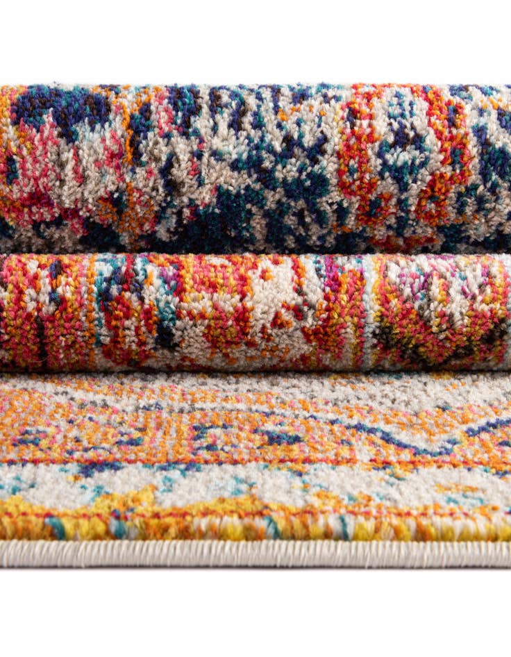 Detail image of 2' x 6' 9 Washable Carnevale Runner Rug