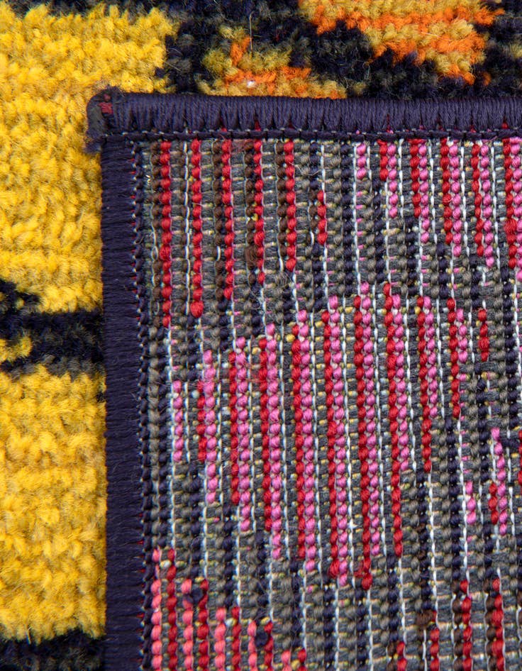 Detail image of 2' 2 x 6' 9  Washable Casablanca Runner Rug