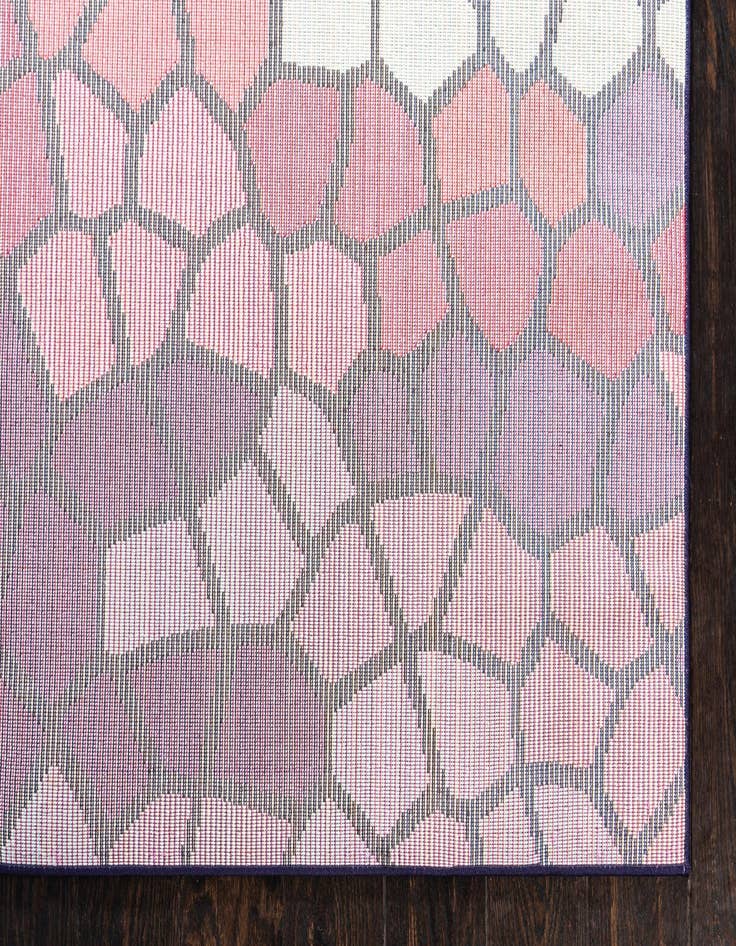 Detail image of 2' 2 x 6' 9  Washable Casablanca Runner Rug