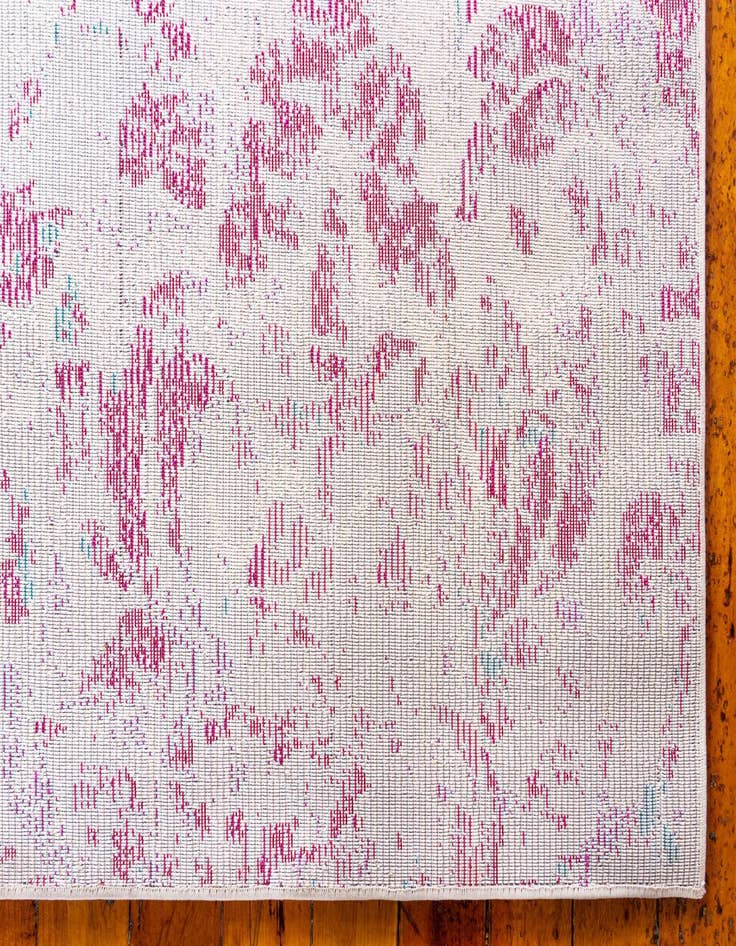 Detail image of 2' 2 x 6' 7  Washable Casablanca Runner Rug