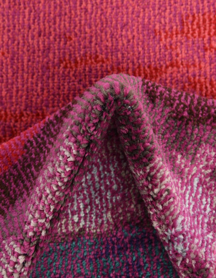 Detail image of 2' 7 x 10'  Washable Casablanca Runner Rug