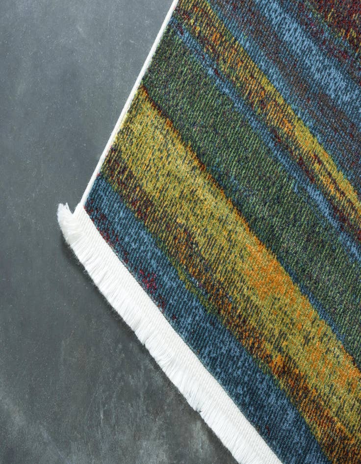 Detail image of 2' 7 x 10' Dakota Runner Rug