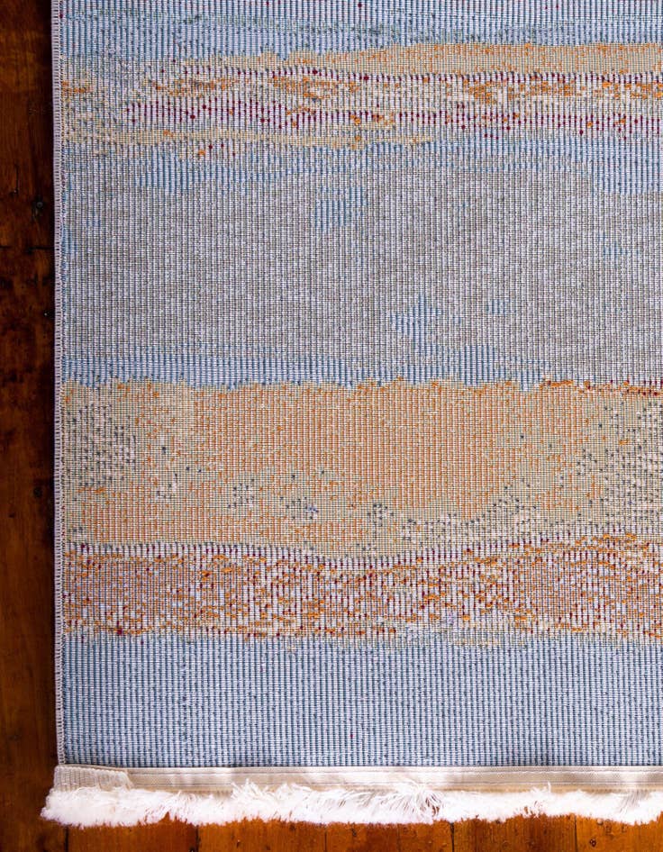 Detail image of 2' 7 x 10' Dakota Runner Rug