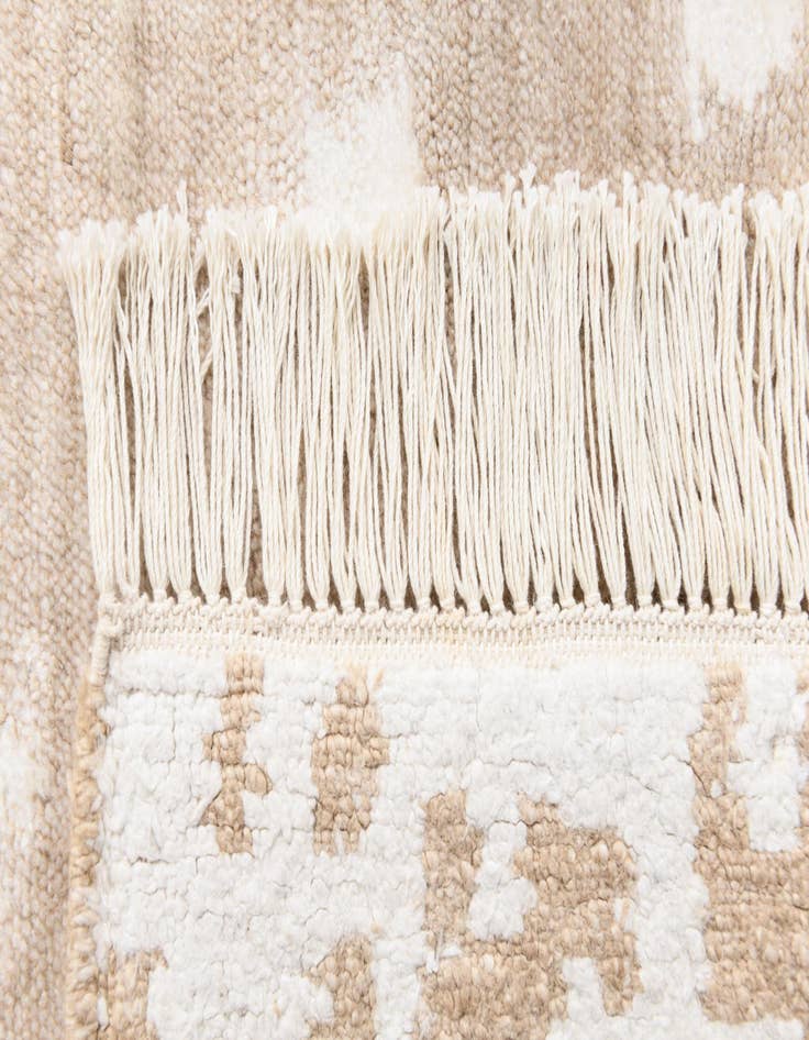 Detail image of 2' 9 x 9' 9  Hand Knotted Darya Wool Runner Rug