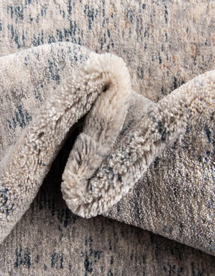 Detail image of 2' 2 x 8' Deepa Runner Rug