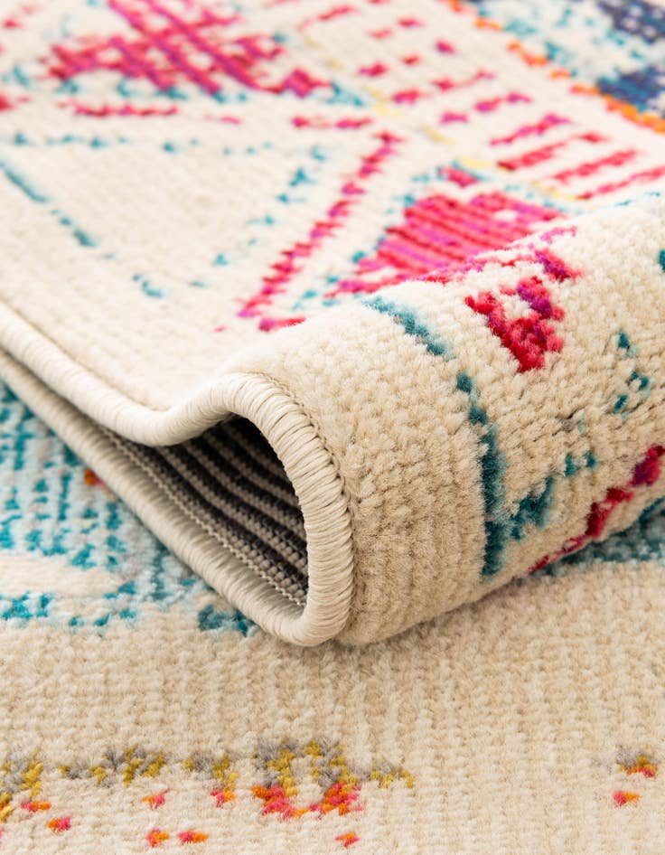 Detail image of 2' x 6' 7 Washable El Paso Runner Rug