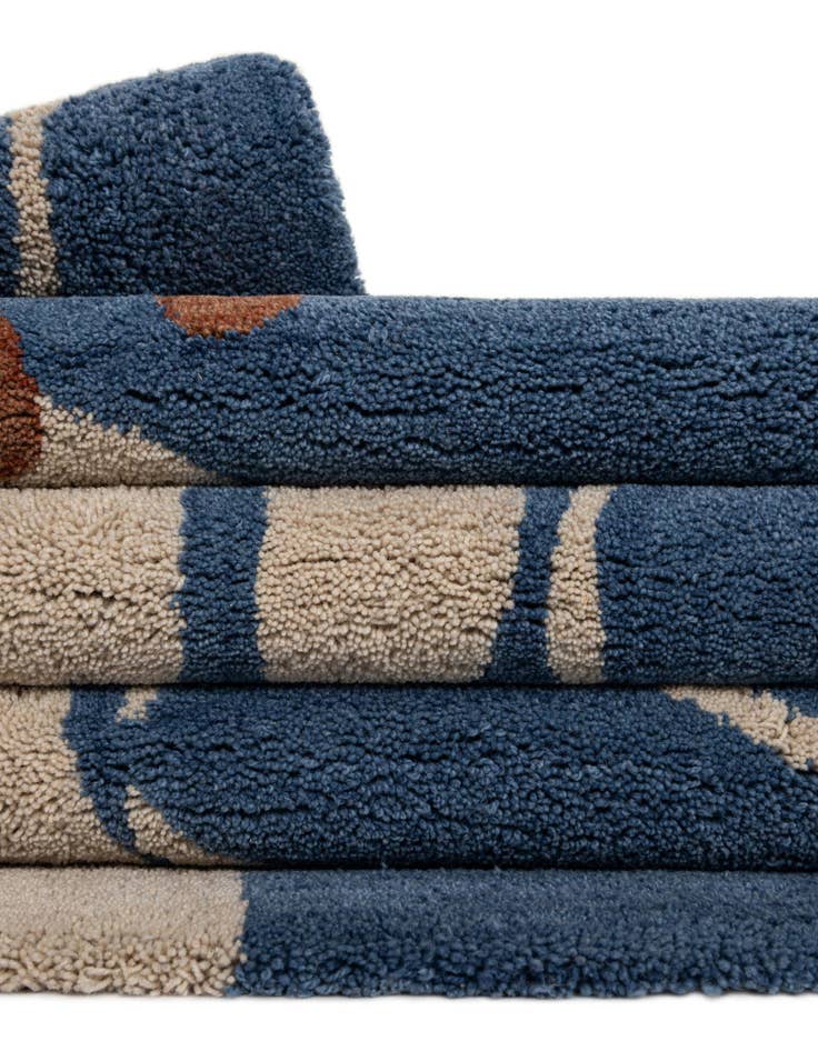Detail image of 2' x 6' 1 Handtufted Wool Runner Rug