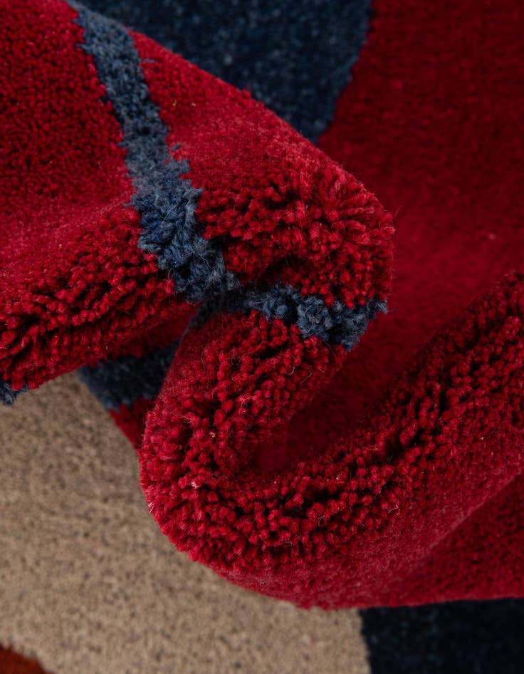 Detail image of 2' x 5' 1 Handtufted Wool Runner Rug