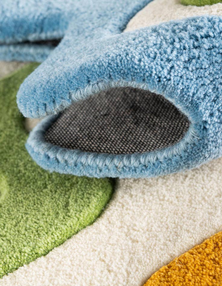 Detail image of 2' 7 x 8' Happy Rugs Wavy Wool Runner