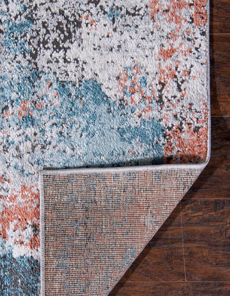 Detail image of 2' 2 x 6' Leipzig Runner Rug
