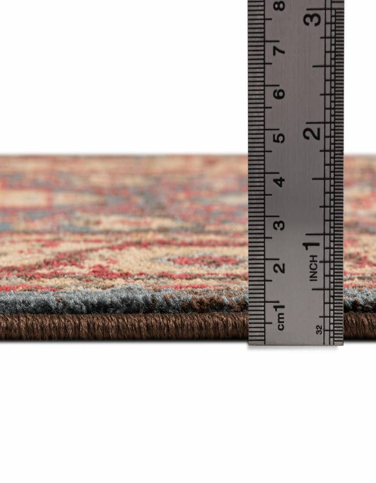 Detail image of 2' 7 x 10' Leipzig Runner Rug