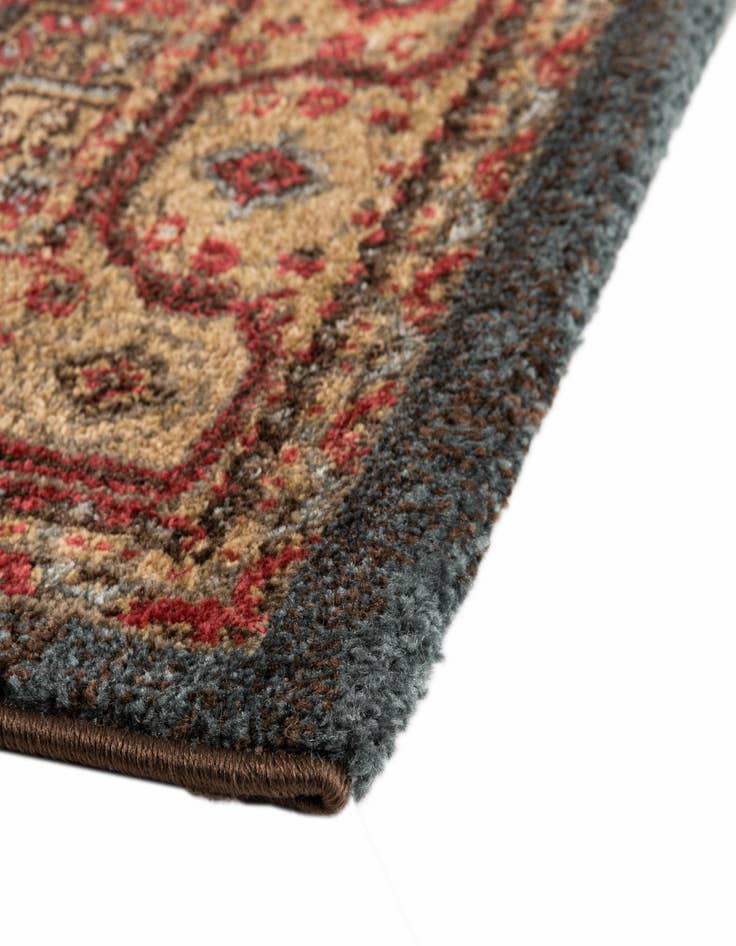 Detail image of 2' 7 x 10' Leipzig Runner Rug