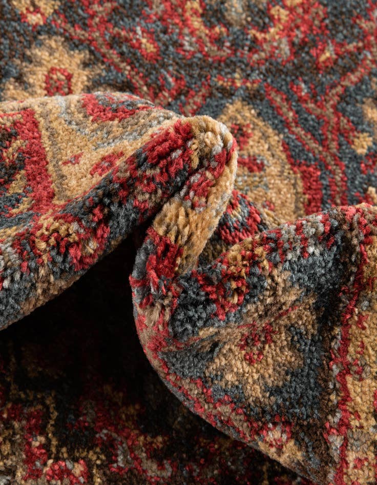 Detail image of 2' 7 x 10' Leipzig Runner Rug