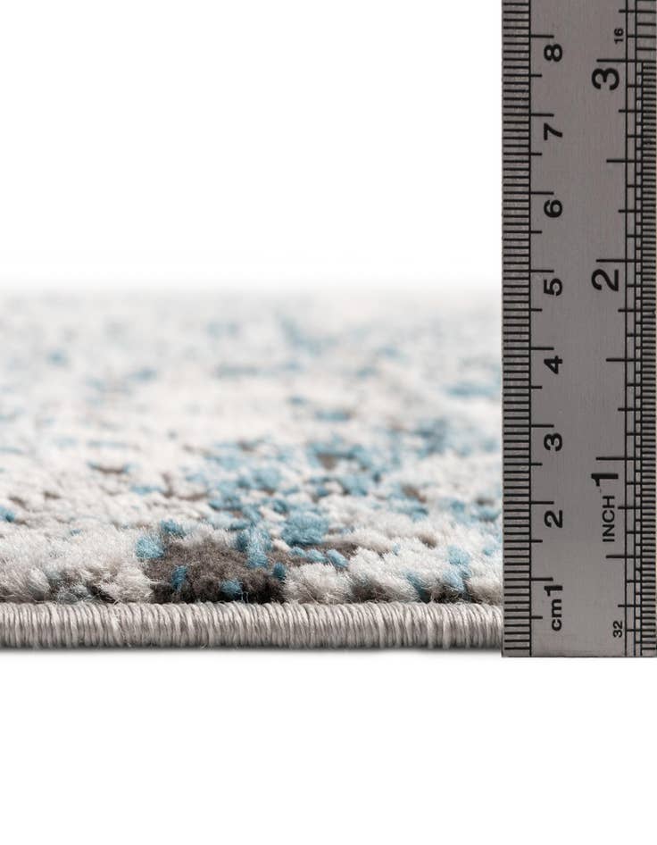 Detail image of 2' 7 x 10' Leipzig Runner Rug