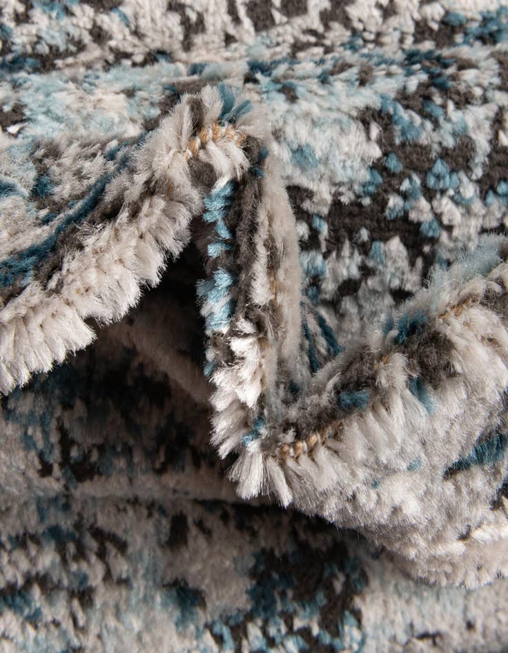 Detail image of 2' 7 x 10' Leipzig Runner Rug