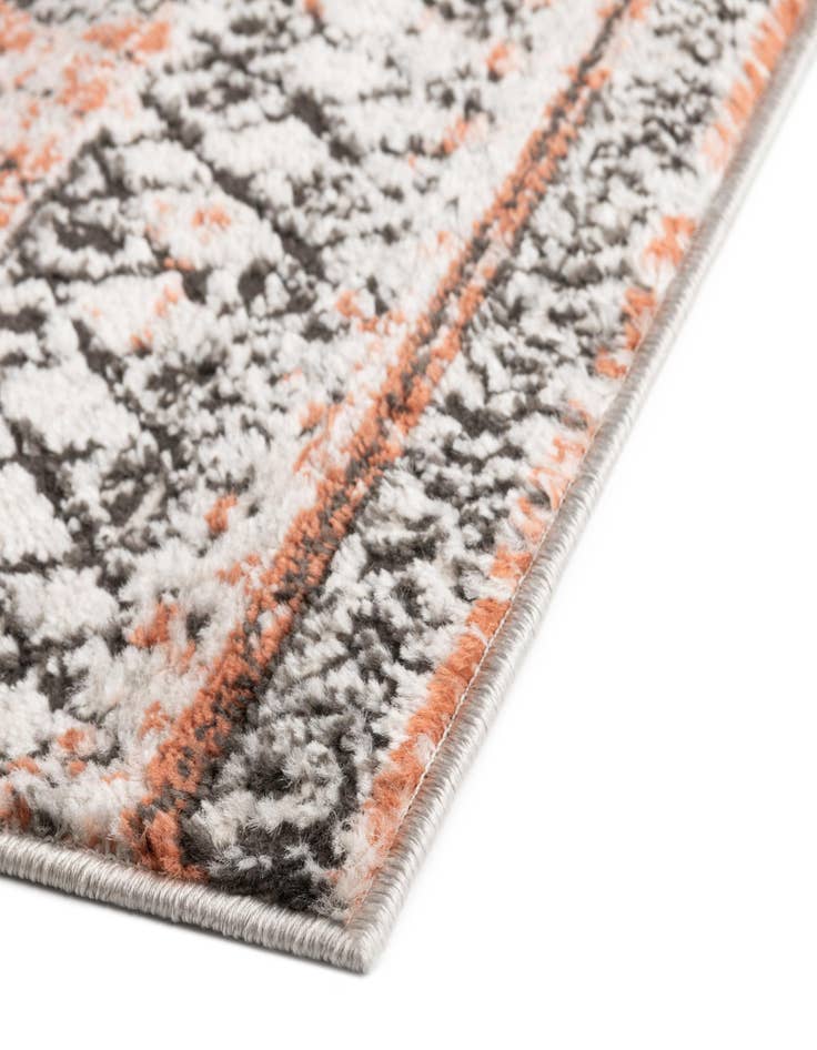 Detail image of 2' 7 x 10' Leipzig Runner Rug