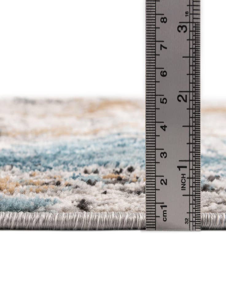 Detail image of 2' 7 x 13' Leipzig Runner Rug