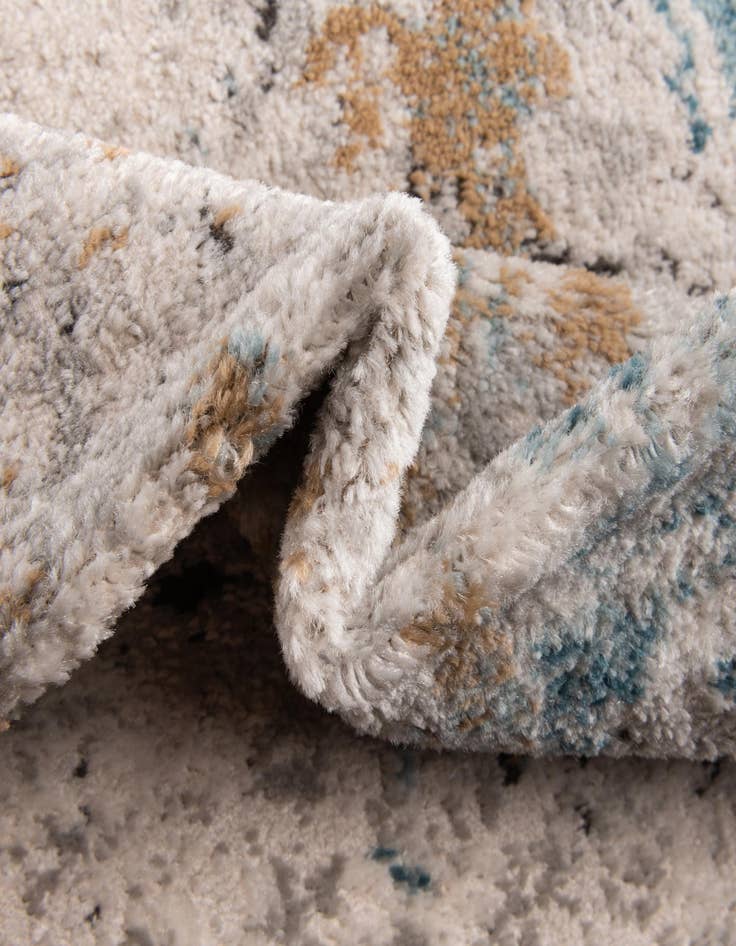 Detail image of 2' 7 x 13' Leipzig Runner Rug