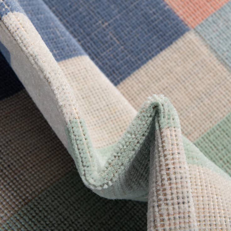Detail image of 2' x 10' Lotus Runner Rug