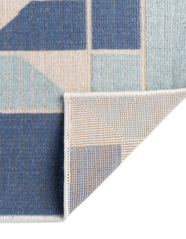 Detail image of 2' x 6' Lotus Runner Rug