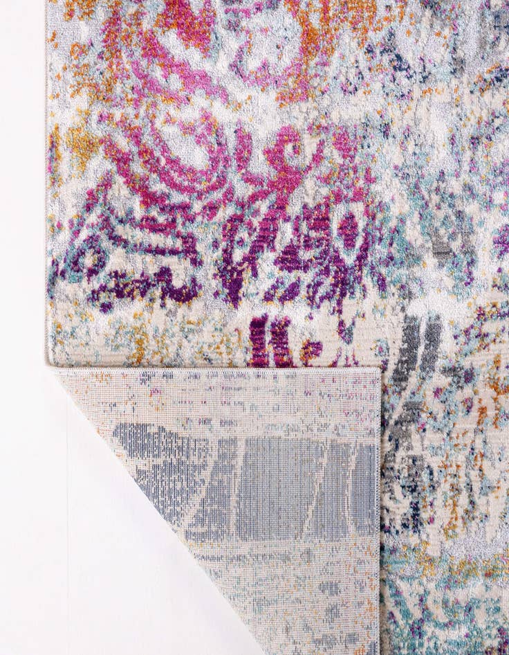 Detail image of 2' 7 x 9' 10 Malibu Runner Rug