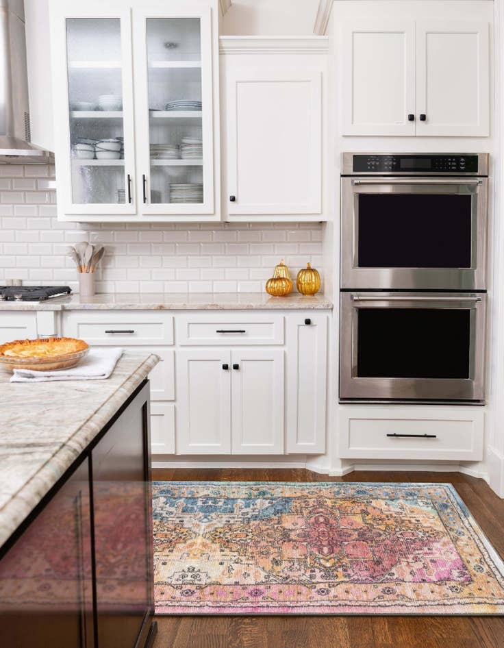 Detail image of 2' 2 x 7' 10 Medina Runner Rug