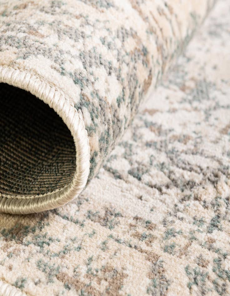 Detail image of 2' 7 x 12' Mojave Runner Rug