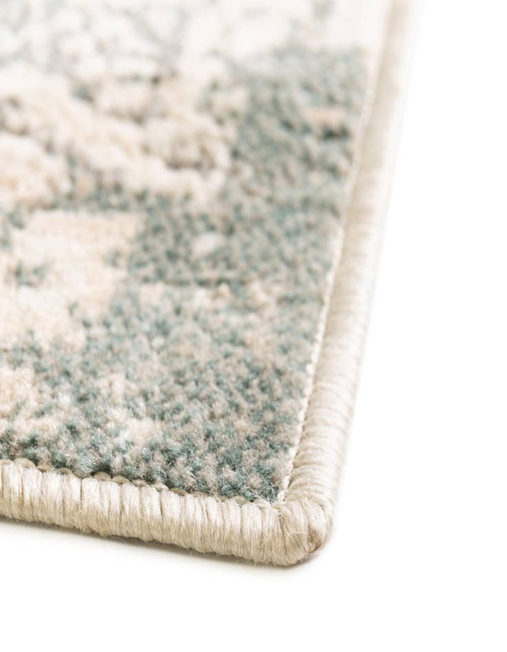 Detail image of 2' 7 x 12' Mojave Runner Rug