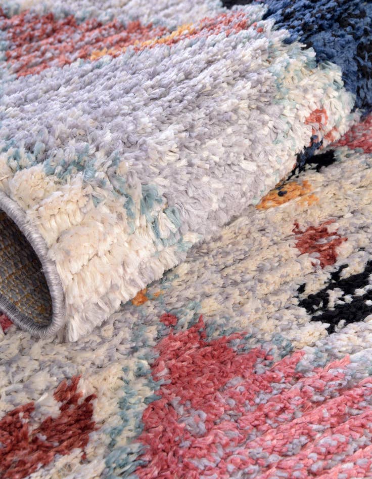 Detail image of 2' 2 x 6' Morocco Runner Rug